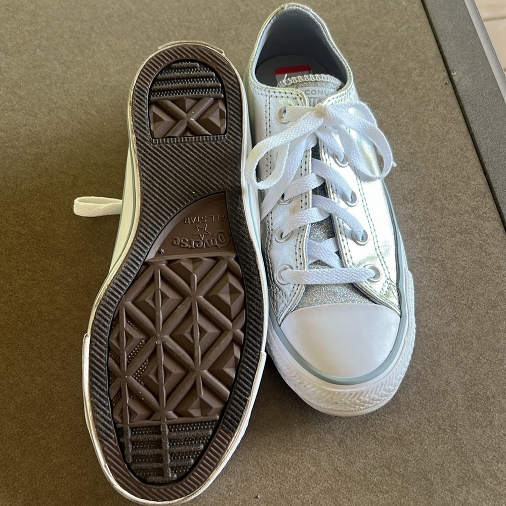 Converse Silver Metallic Sneakers Classic Style - Picture 5 of 10